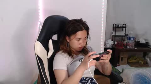 Snapshot of asian_honey69 chatting on November 12, 2025, 8:19 pm bb girl online show from November 12, 2025, 8:19 pm