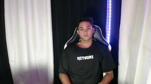 asian_hugecock747645 online show from January 27, 2025, 3:58 am