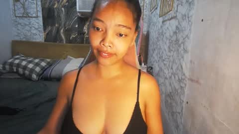 Snapshot of asian_janeth chatting on April 25, 2026, 11:24 pm im janeth single mom online show from April 25, 2026, 11:24 pm