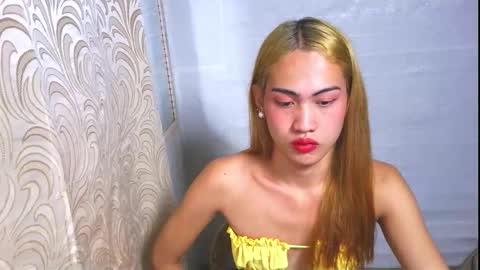 Snapshot of asian_loraine chatting on September 25, 2025, 4:21 pm LOVELY LORAINE online show from September 25, 2025, 4:21 pm