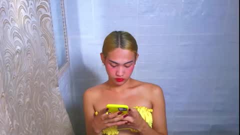 Snapshot of asian_loraine chatting on September 27, 2025, 4:06 am LOVELY LORAINE online show from September 27, 2025, 4:06 am