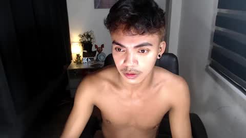 Snapshot of asianboyhunt chatting on December 22, 2024, 8:36 pm Fev online show from December 22, 2024, 8:36 pm