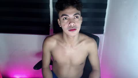 Snapshot of asianboyhunt chatting on January 14, 2025, 12:43 am Fev online show from January 14, 2025, 12:43 am