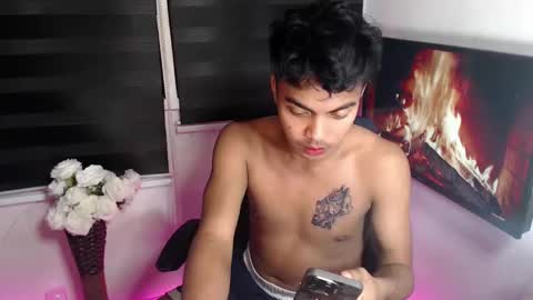 Snapshot of asianboyhunt chatting on February 11, 2025, 12:16 pm Fev online show from February 11, 2025, 12:16 pm