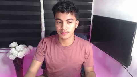 Snapshot of asianboyhunt chatting on February 25, 2025, 10:50 pm Fev online show from February 25, 2025, 10:50 pm