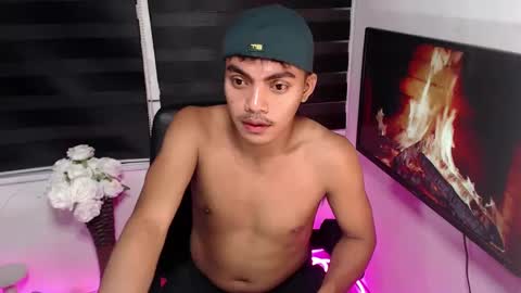 Snapshot of asianboyhunt chatting on March 12, 2025, 4:56 pm Fev online show from March 12, 2025, 4:56 pm