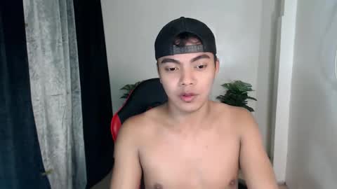 Snapshot of asianboyhunt chatting on October 22, 2025, 7:24 pm Fev online show from October 22, 2025, 7:24 pm