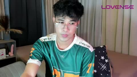 asiancum_peter online show from June 5, 2026, 2:51 am