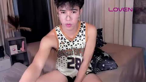 asiancum_peter online show from June 10, 2026, 3:18 am