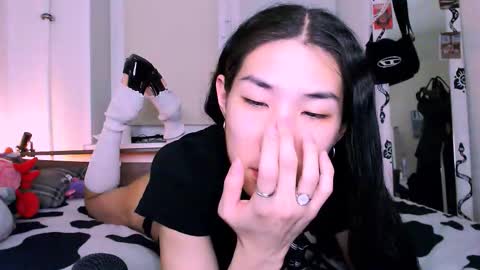 asiancvnt online show from February 16, 2026, 10:06 pm