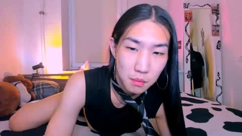 asiancvnt online show from April 28, 2026, 8:14 pm