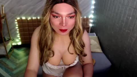 BELLA NOTCH online show from April 5, 2026, 5:21 pm