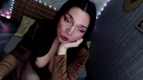 BELLA NOTCH online show from June 19, 2026, 5:23 am