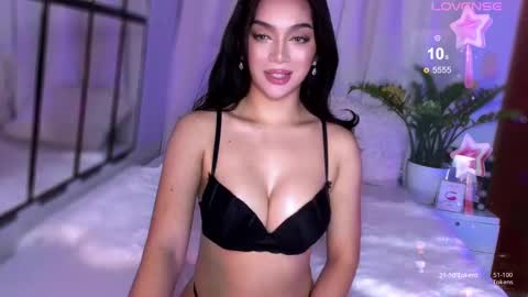 Miss Nia online show from December 25, 2024, 1:53 am