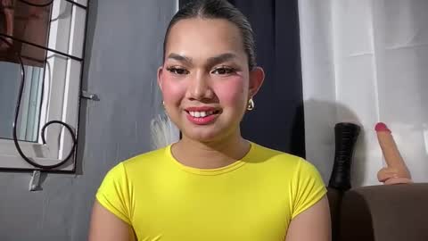 Lily online show from June 5, 2026, 6:52 am