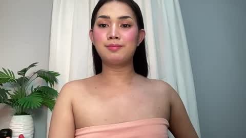 Lily online show from July 4, 2026, 10:27 pm