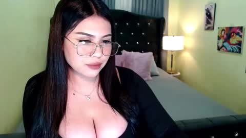 KIARA online show from October 3, 2025, 10:23 am