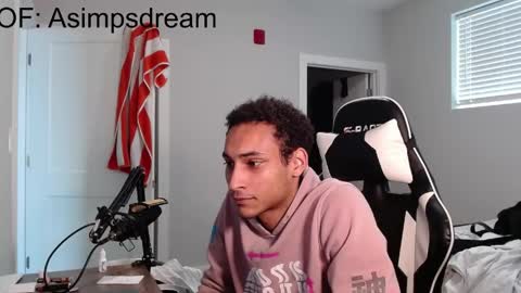 Snapshot of asimpsdream chatting on May 12, 2026, 10:29 pm asimpsdream online show from May 12, 2026, 10:29 pm