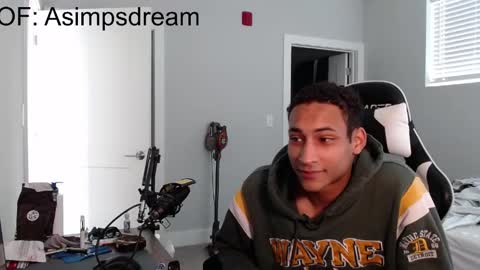 Snapshot of asimpsdream chatting on May 22, 2026, 2:01 pm asimpsdream online show from May 22, 2026, 2:01 pm