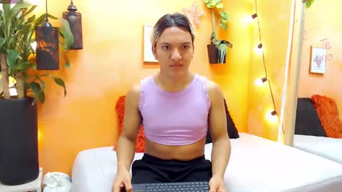 Snapshot of aslyhernandez chatting on December 9, 2024, 11:15 am ASLY online show from December 9, 2024, 11:15 am