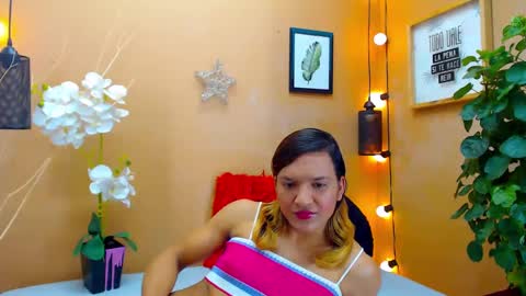 Snapshot of aslyhernandez chatting on October 11, 2025, 2:15 pm ASLY online show from October 11, 2025, 2:15 pm