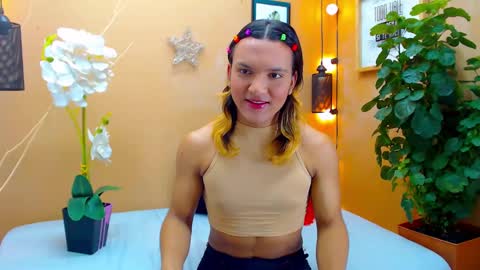 Snapshot of aslyhernandez chatting on October 15, 2025, 12:27 pm ASLY online show from October 15, 2025, 12:27 pm