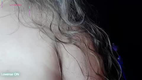   online show from October 18, 2025, 7:25 pm