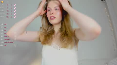 Snapshot of ass_latte chatting on March 9, 2025, 4:05 am Sasha online show from March 9, 2025, 4:05 am