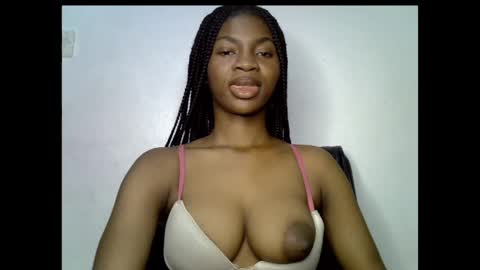 Snapshot of assy_ebony chatting on April 27, 2026, 9:24 pm Lily online show from April 27, 2026, 9:24 pm