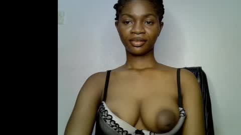 Snapshot of assy_ebony chatting on May 2, 2026, 1:10 am Lily online show from May 2, 2026, 1:10 am