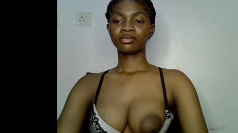 Snapshot of assy_ebony chatting on May 6, 2026, 1:14 am Lily online show from May 6, 2026, 1:14 am