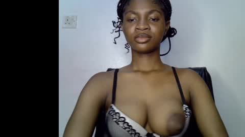 Snapshot of assy_ebony chatting on May 7, 2026, 8:25 pm Lily online show from May 7, 2026, 8:25 pm