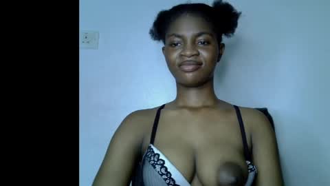 Snapshot of assy_ebony chatting on May 13, 2026, 9:22 pm Lily online show from May 13, 2026, 9:22 pm
