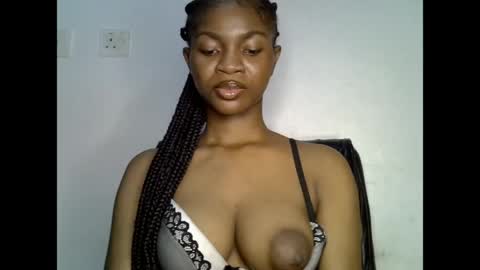 Snapshot of assy_ebony chatting on June 1, 2026, 9:05 pm Lily online show from June 1, 2026, 9:05 pm