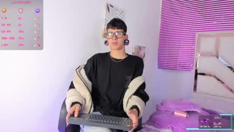 Snapshot of astarotth__ chatting on June 1, 2026, 1:35 pm Astarotth online show from June 1, 2026, 1:35 pm