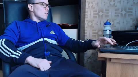 Snapshot of asterion51 chatting on December 21, 2025, 2:57 pm asterion51 online show from December 21, 2025, 2:57 pm