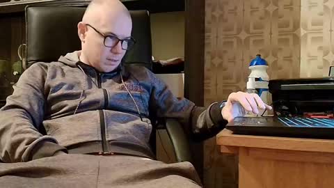 Snapshot of asterion51 chatting on January 17, 2026, 5:38 pm asterion51 online show from January 17, 2026, 5:38 pm