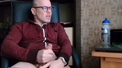 Snapshot of asterion51 chatting on February 11, 2026, 4:01 pm asterion51 online show from February 11, 2026, 4:01 pm