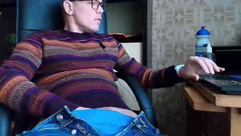 Snapshot of asterion51 chatting on March 11, 2026, 4:24 pm asterion51 online show from March 11, 2026, 4:24 pm