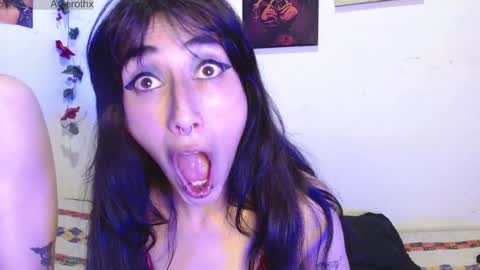 Snapshot of asterothxznikki chatting on February 5, 2025, 6:56 am Asterothxznikki online show from February 5, 2025, 6:56 am