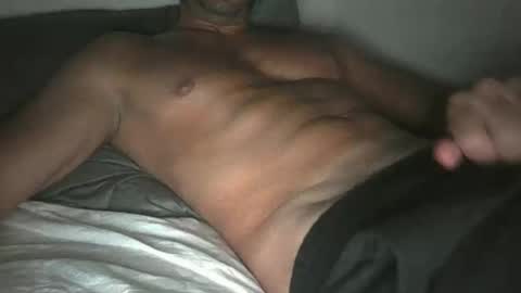 Snapshot of aston0 chatting on November 6, 2025, 3:24 pm Aston online show from November 6, 2025, 3:24 pm