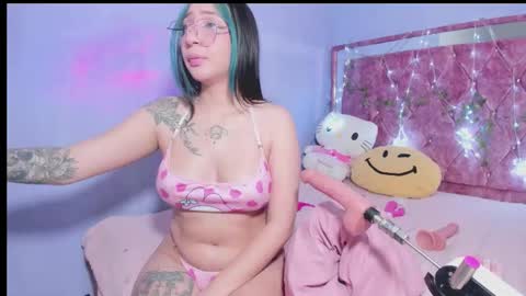 Snapshot of astra_01 chatting on November 8, 2025, 9:35 pm Kitty online show from November 8, 2025, 9:35 pm