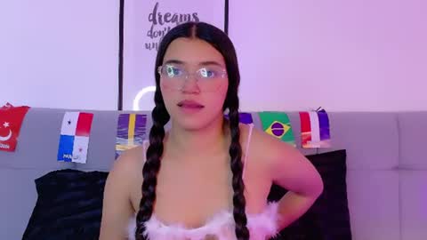 Snapshot of astred_hells chatting on July 21, 2026, 11:12 am Astred online show from July 21, 2026, 11:12 am