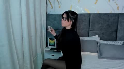 astrid_velle online show from January 16, 2026, 3:32 am