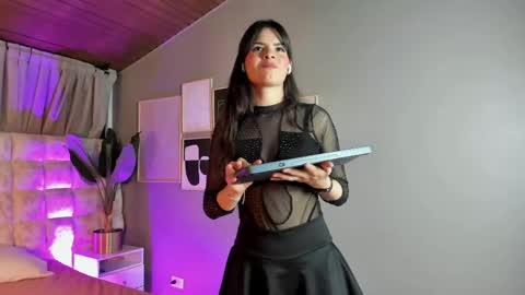 Snapshot of astrid_velle chatting on May 26, 2026, 12:17 am astrid_velle online show from May 26, 2026, 12:17 am