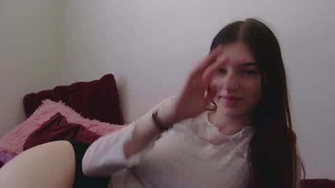 Astrid online show from December 20, 2025, 7:43 pm