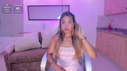 asura_love online show from May 18, 2026, 2:12 pm