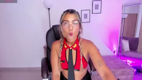 asura_love online show from July 18, 2026, 7:17 pm