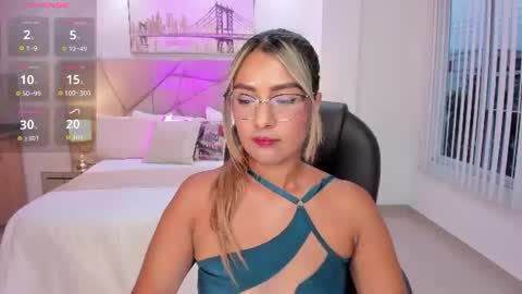 asura_love online show from July 19, 2026, 6:44 pm