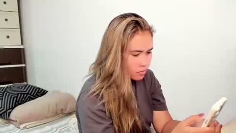 asuzaka27 online show from April 24, 2026, 8:06 am